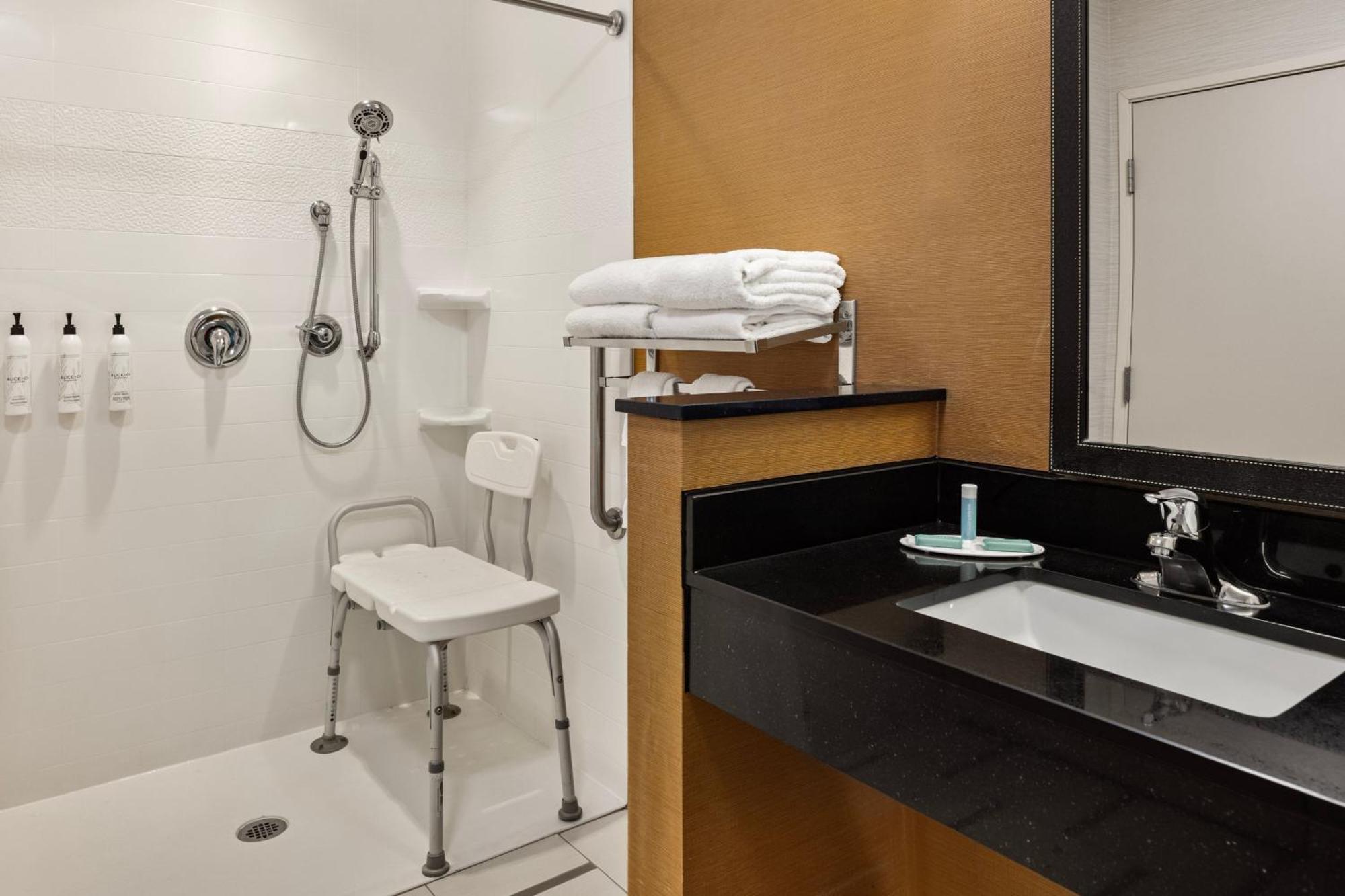 Fairfield Inn & Suites By Marriott Waterloo Cedar Falls Kültér fotó
