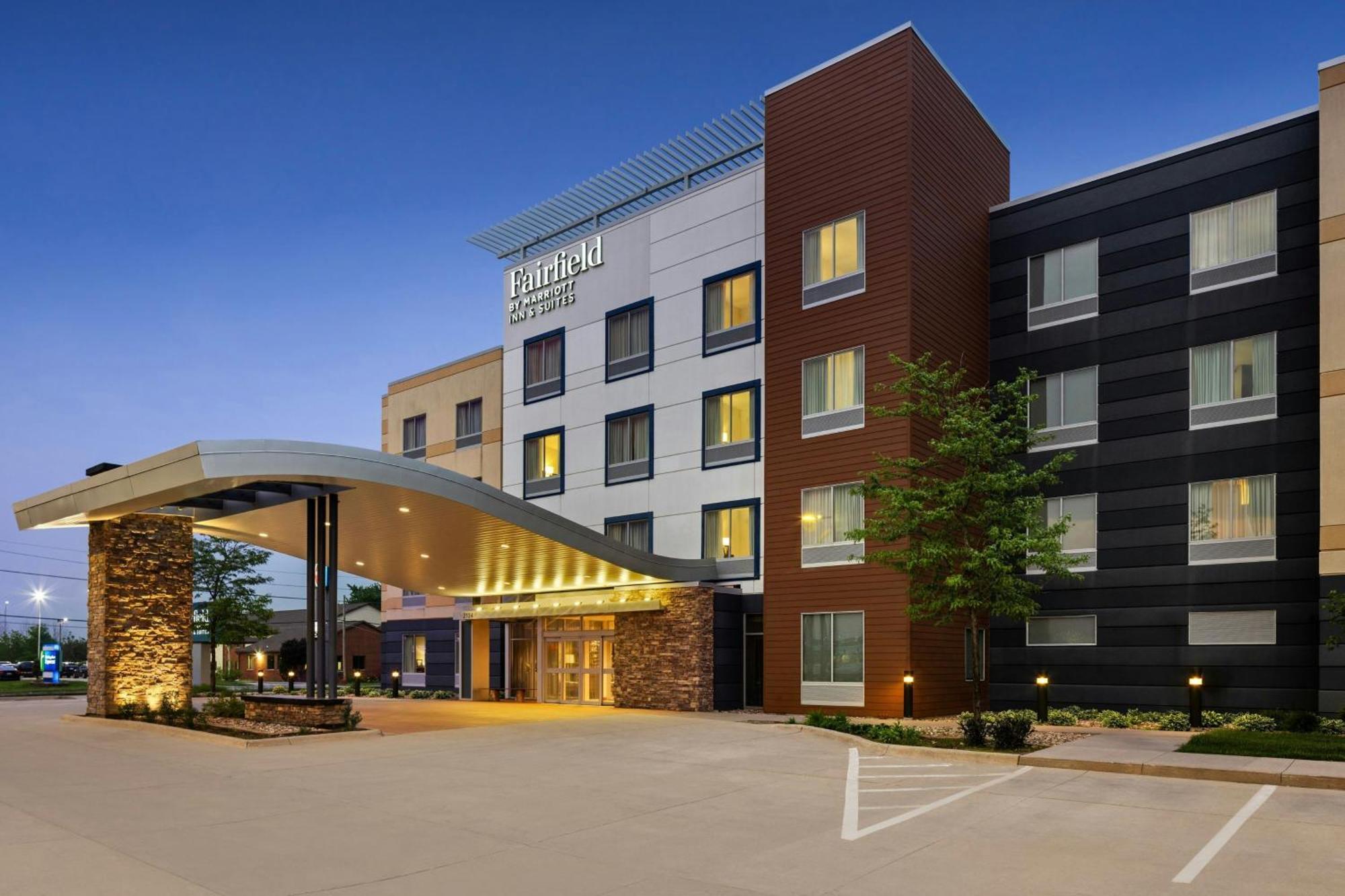 Fairfield Inn & Suites By Marriott Waterloo Cedar Falls Kültér fotó